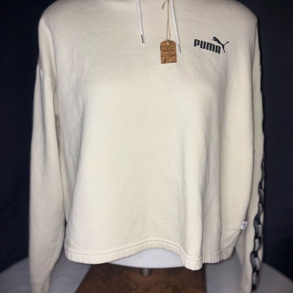 Puma Women's Off-White cropped Sweatshirt